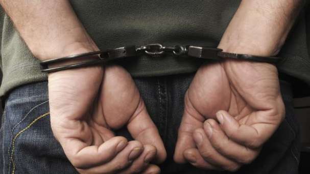 ನಕಲಿ ಐಎಎಸ್ ಅಧಿಕಾರಿಗಳ ಬಂಧನ